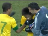 Penalti de Neymar derruba Felix Baumgartner