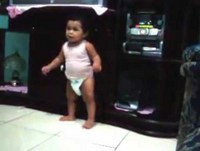 bebe dançando harlem shake