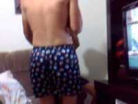 leonardo daniel goioere , cortando o cabelo