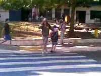 videos engraçados Dancinha no meio da rua.mp4