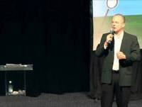 O Estado Máximo - Filtro solar de graça - trecho da apresentação do NOVO em São Paulo