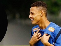 Coletiva de imprensa do Atacante Neilton (27-06-2013)