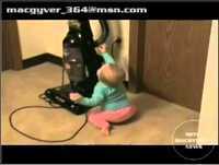 Bebe se  Assusta com a maquina.