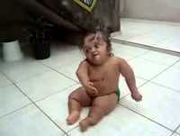 A bebê  muito engraçada morra de rir EU TÓ DOIDINHA