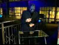 TRUCO DE MAGIA  ; COMO PASAR UNA MONEDA EN UNA MESA DE VIDRIO