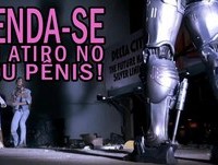 Não assista à cena cortada com muitos pênis do Robocop original