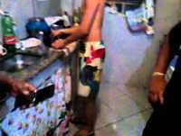 jackass em casa (milkshake de salsicha com ovos).