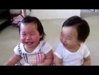 Bebês sorrindo - Muito engraçado