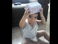 bebe engraçado falando palavrão