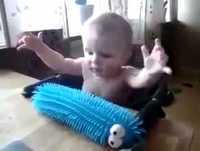 Whatsapp Videos Engraçados 2014 - BEBÊ ENGRAÇADO