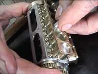 El motor V-12 más pequeño del mundo.(Smallest V-12 engine of the world)