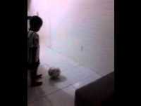 pedrinho jogando futebol