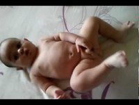 bebe super engraçado