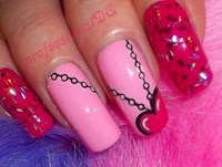 Romantic Heart Pendant Nails