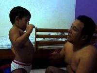 Criança Engraçada(Com medo de pegar catapora/varicela)