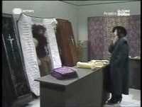 Caixões Vilaças, caros como o caraças - Herman José