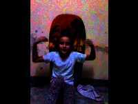 Chicas Mandan Saludos a sus idolos