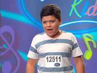 Idolos Kids: Temp 02 - Episodio 3 - Com energia e carisma de sobra, Gabriel conquista os jurados