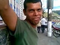 para rir muito domingos com seu carro imaginario .