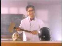 Anuncio capacete Portugues