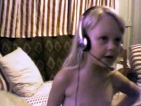 Mili cantando piririm para rir muito...