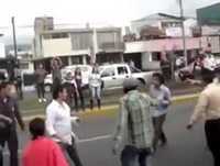 Reparto de Patadas Voladoras en Pelea ★ video humor - insolito - increible - divertido - fail