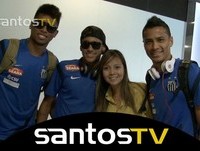 Bu!! Neymar assusta fã durante embarque do Peixe