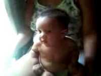 Criança não para de rir... ilário