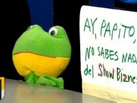 La ranita de Conexión RPP enseñó cómo reciclar una botella │Parodia