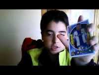 Enseñando los cromos que me han dado (6)