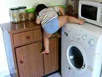 Bebe muito engraçado..Joia mamae?