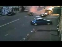 Carro a 200 kmh causa acidente - veja o flagrante