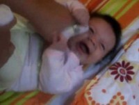 bebê rindo engraçado linda ..!!!