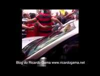 Rede Globo sendo expulsa de Copacabana pelo povo