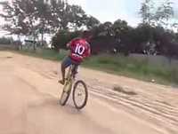 Vídeos WhatsApp Enpinando e Esfregando a Cara No Chão