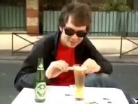 Vídeos Engraçados Nunca Coloque Mentos Na Cerveja 2014