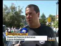 Bombeiros apanhados pelo incêndio de Carvoeira