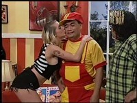 El Especial del Humor (2) 26/10/13 Paula Avila calienta al niño Arturito -  Sabado 26-10-2013