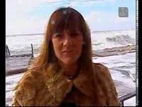 Jornalista da TVI e "Barbas" apanhados por uma onda