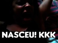 Ela deu a luz pelo suvaco! kkk - Vídeos Engraçados™