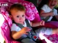 Bebê curtindo um Funk Ah Lelek Lek