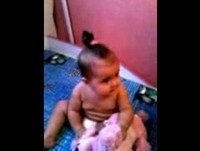 bebe dançando musica do Gustavo Lima