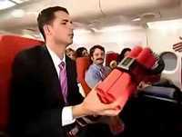 Gato Fedorento  Bomba Electrónica no Avião da TAP