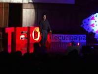 Ídolos de pies de barro | Egdares Futch | TEDxTegucigalpa