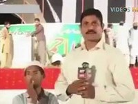 Nunca Irrite Um Repórter Árabe - Vídeos HD 2013