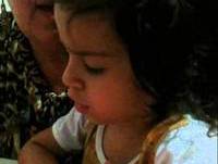 Mãe e Filha cantando Caia Fogo do Céu