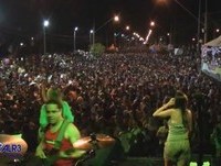 Multidão acompanha carnaval Caia na Folia em Pindamonhangaba