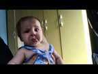 Bebê engraçado chorando com o pai / Funny baby crying with his dad