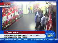 Agressões de Hulk e Sapunaru no Túnel da Luz, após o Benfica-Porto @ SIC Notícias 2010