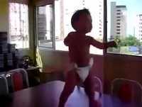 Bebê Dançando Kuduro!